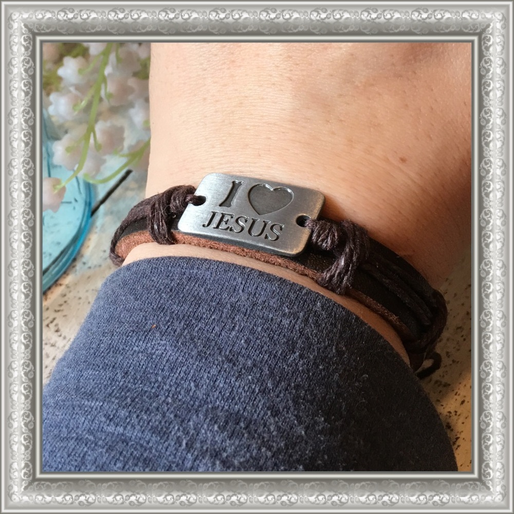 I Love Jesus Bracelet ( Brown ) - Picture 6 of 7